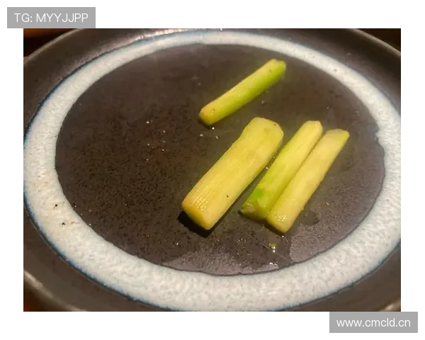 看到吴向东早餐随手刷卡那张单，我当场把钱包捂紧了